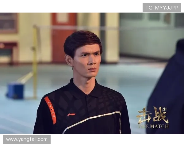 刷到鲍春来买菜付现金，世界冠军瞬间变成隔壁老王