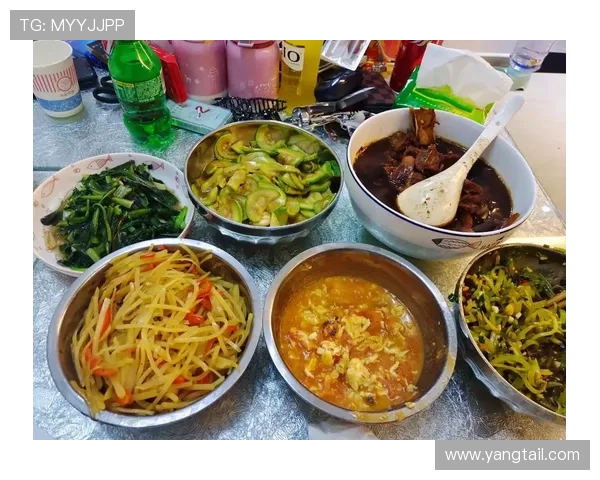 刷到崔家溪的家居照，连吃个外卖都像拍生活方式大片，我这人生观碎了