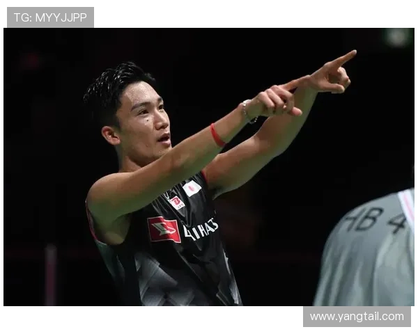 桃田贤斗赛场上冷若冰霜，逛街手提袋堆成小山，隔着屏幕都能听到我的银行卡哭