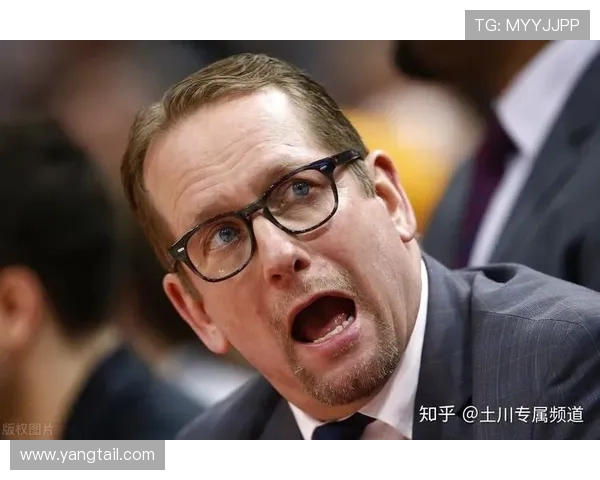 瓦伦西亚保级风险显现：对赛季走势形成制约，稳定性面临考验