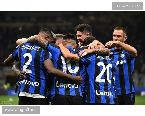 AC米兰中场与边路脱节，控场能力下滑影响比赛走势